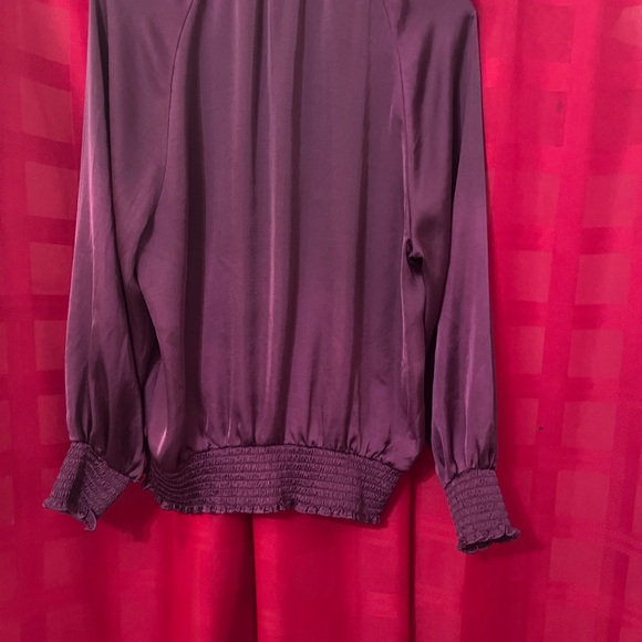 Vince Camuto satin blouse, crushed garnet color - Picture 4 of 4
